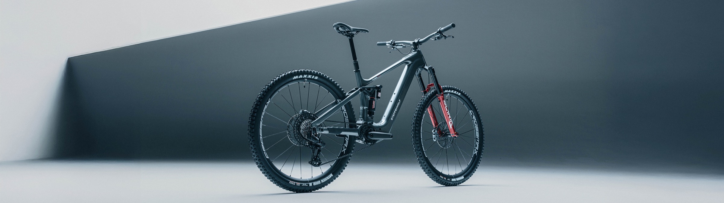 Steppenwolf Tundra Carbon E-Mountainbike im Studio